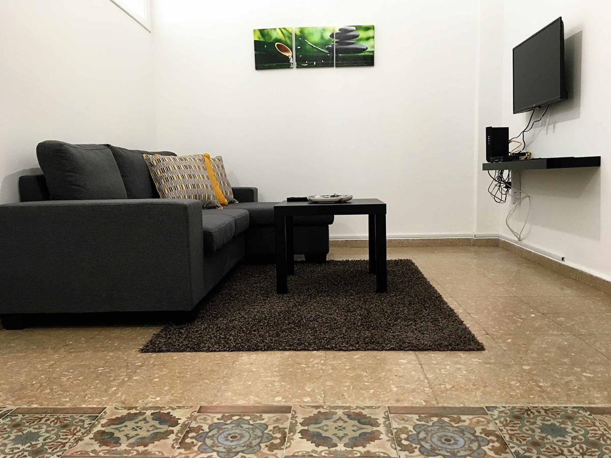 Cheerful Apartment In Nikosia Bagian luar foto